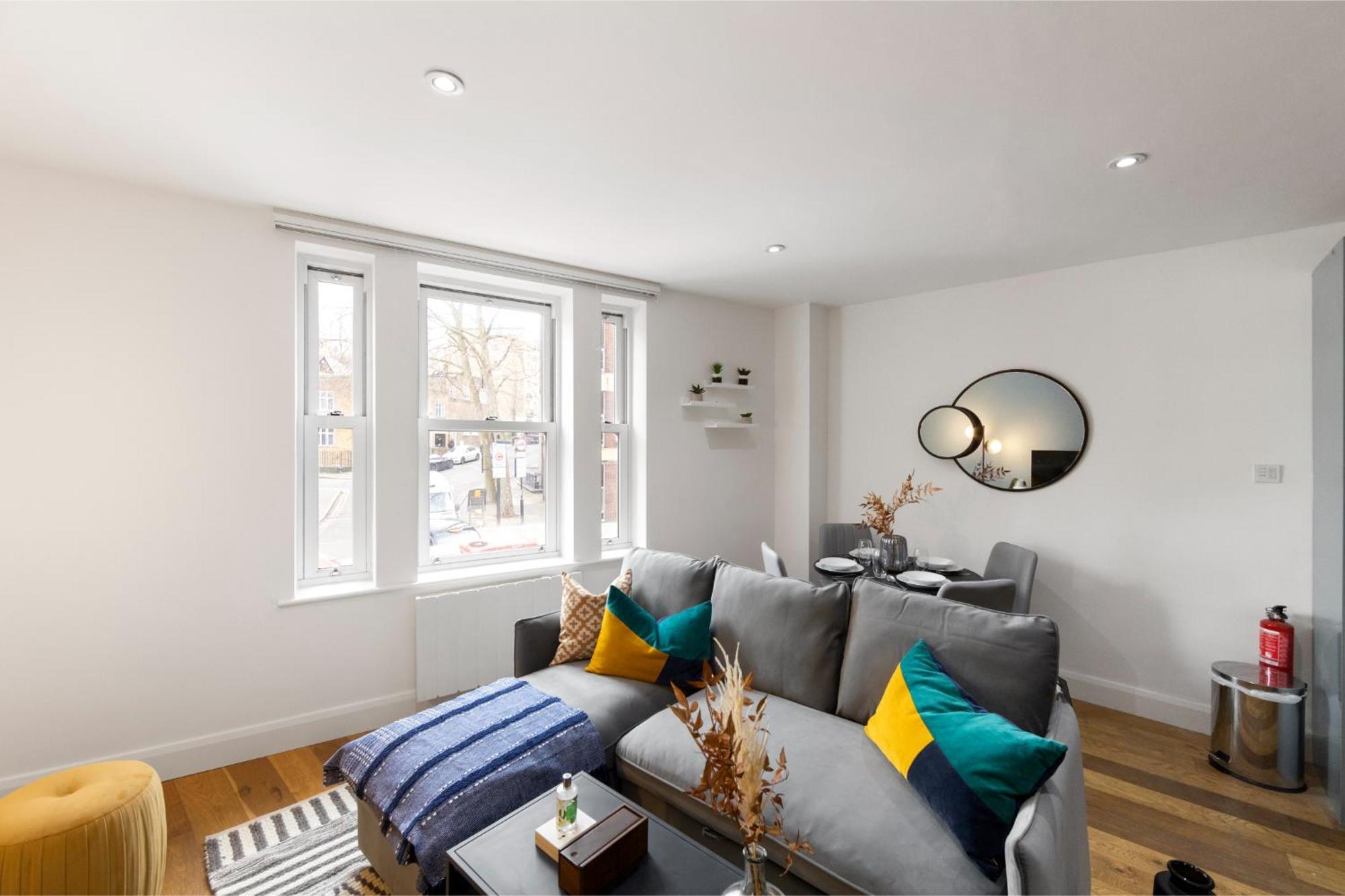 Tranquil Flat With Outdoor Space - Prime Location! Apartment
