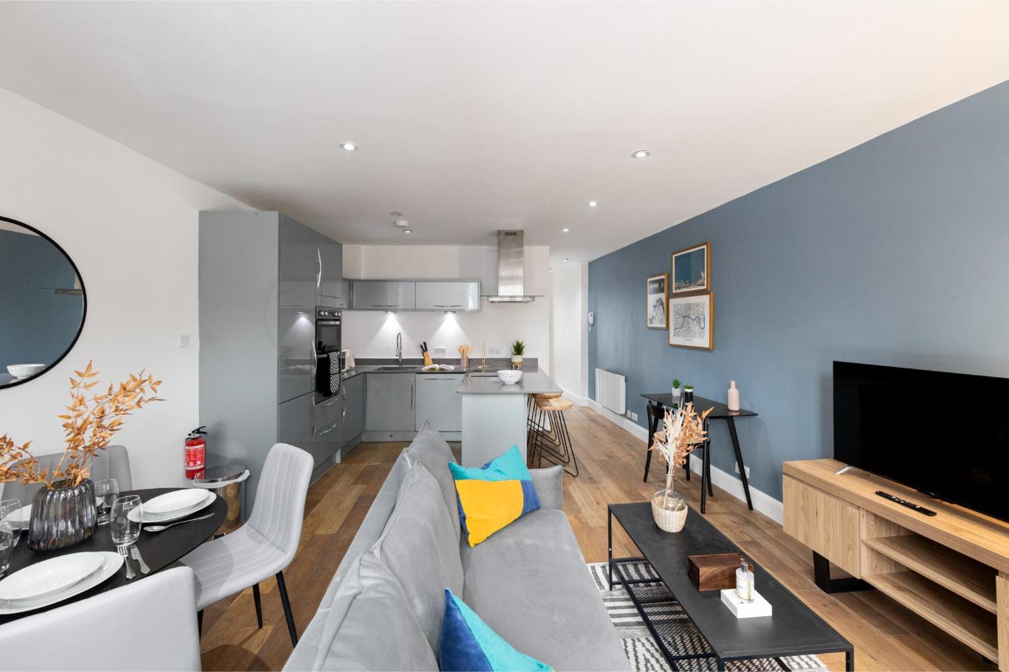 Tranquil Flat With Outdoor Space - Prime Location! * London