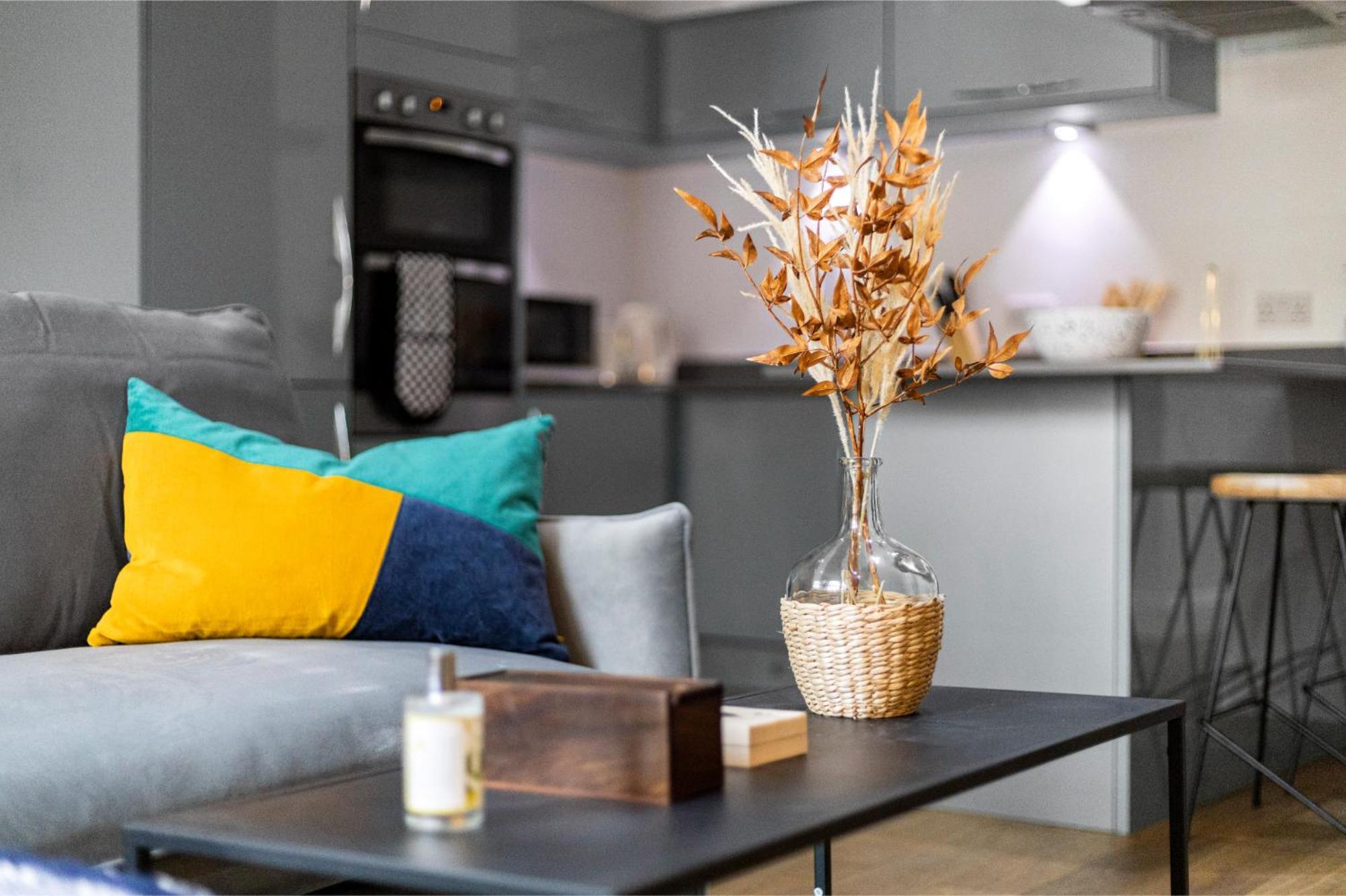 Apartment Tranquil Flat With Outdoor Space - Prime Location!