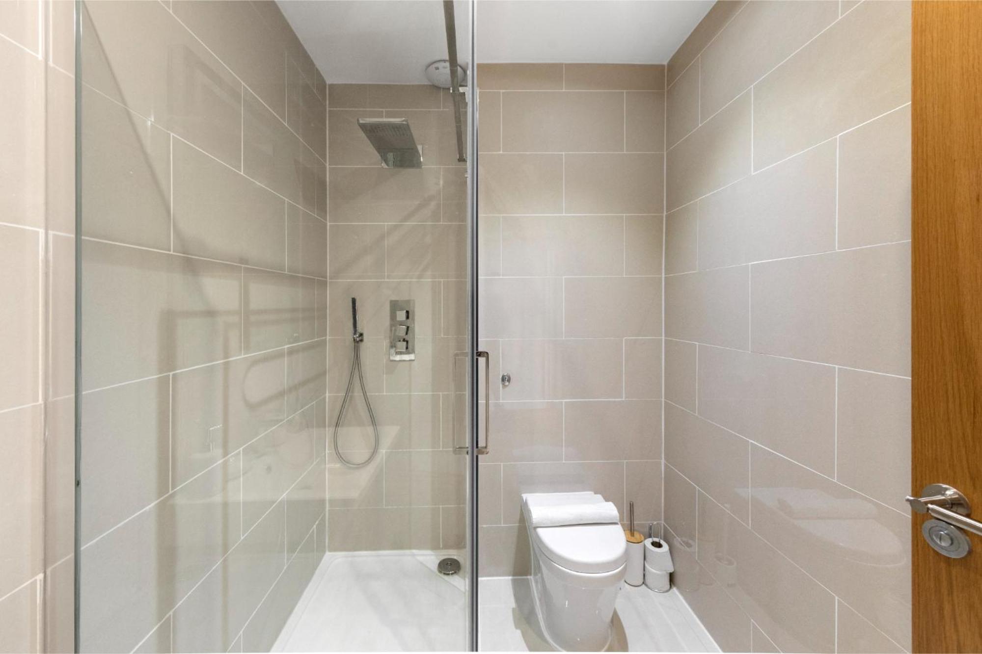 Apartment Tranquil Flat With Outdoor Space - Prime Location! *