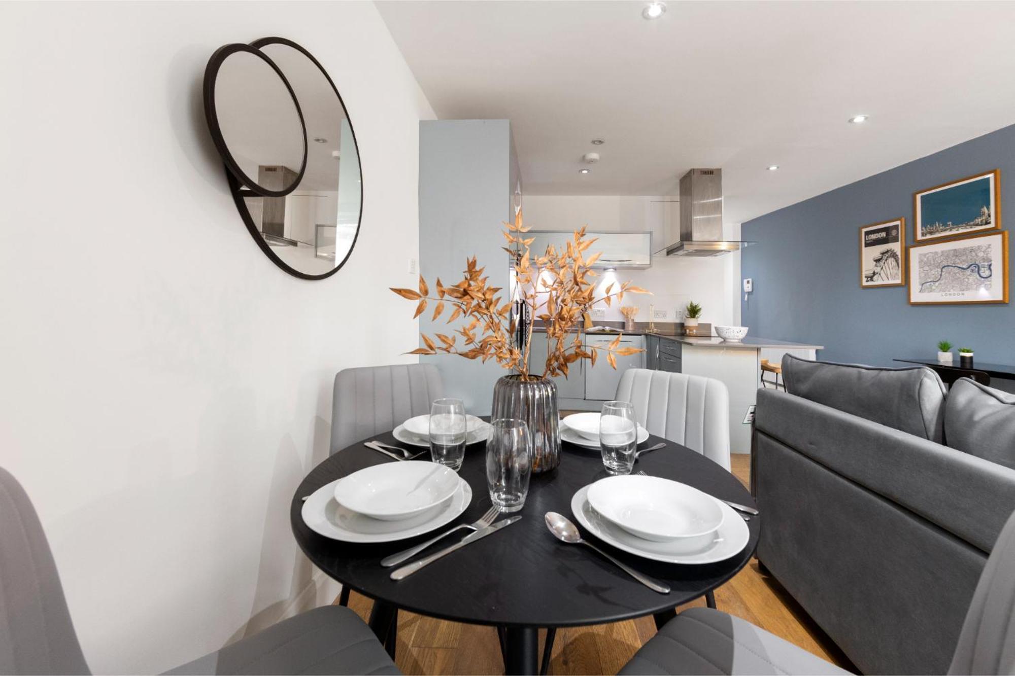 Tranquil Flat With Outdoor Space - Prime Location!