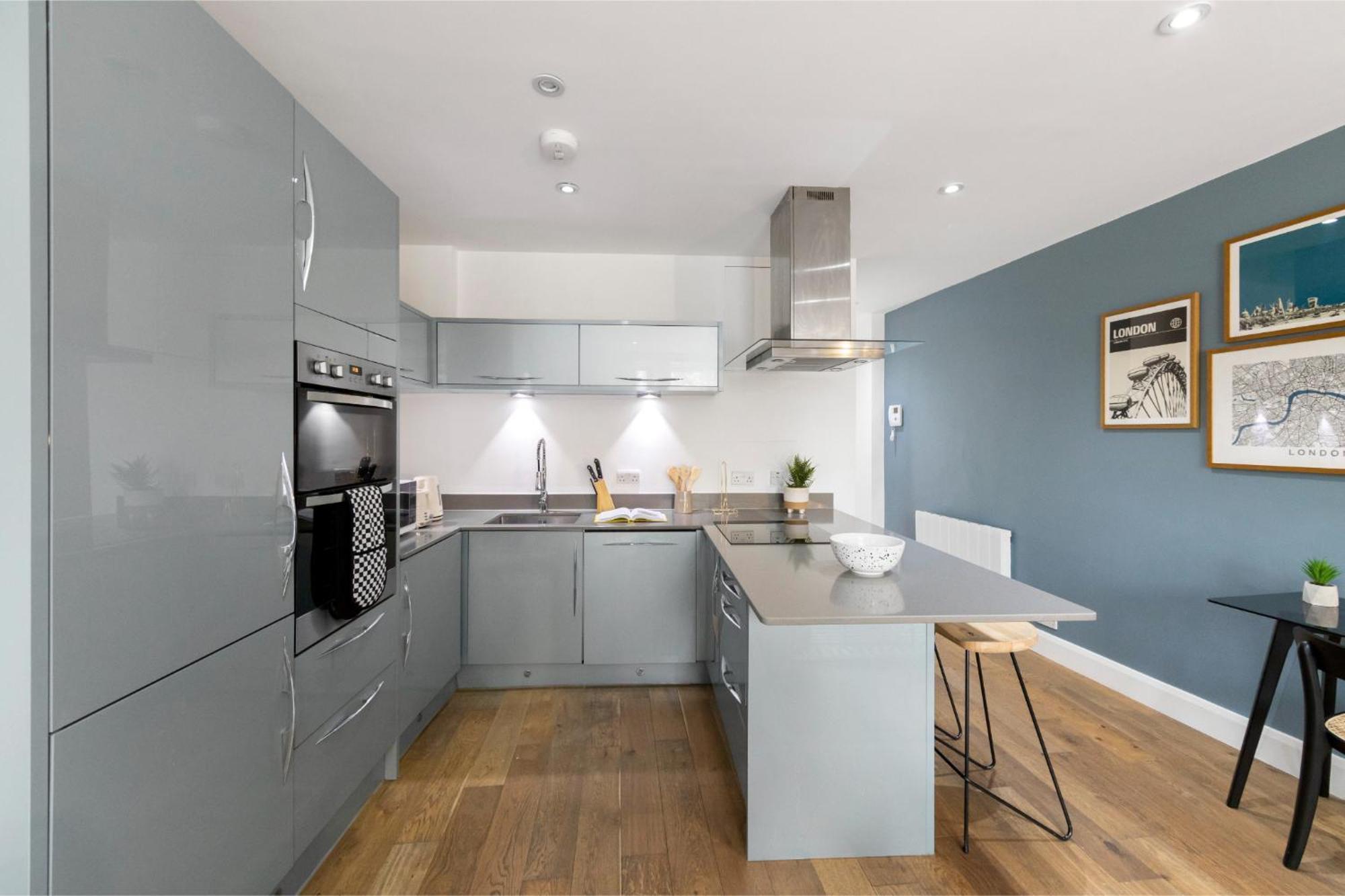Tranquil Flat With Outdoor Space - Prime Location! London