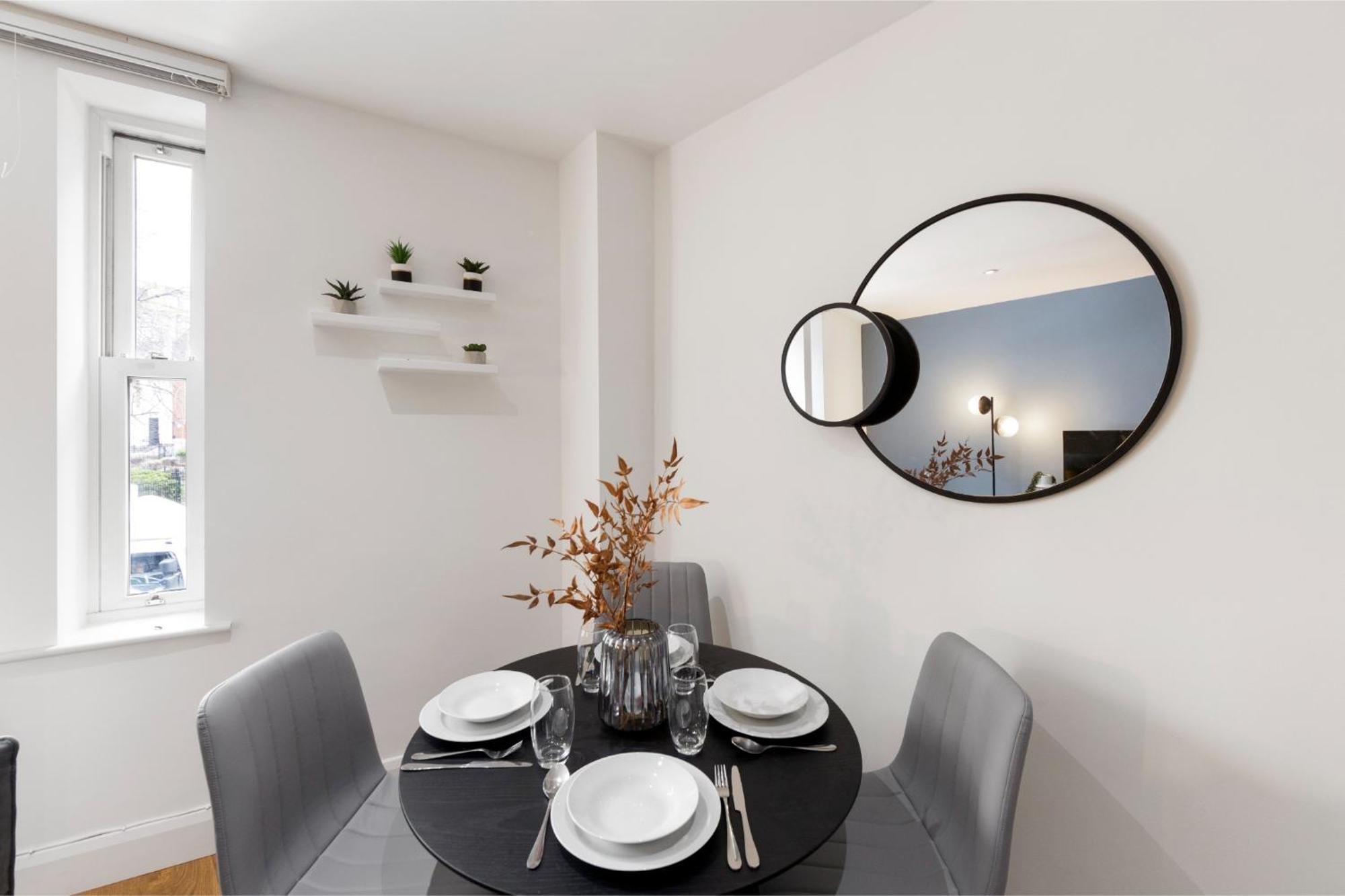 Tranquil Flat With Outdoor Space - Prime Location! Apartment